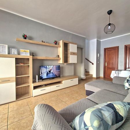 Spacious Independent Chalet Next The Airport - Sea San Isidro  Extérieur photo